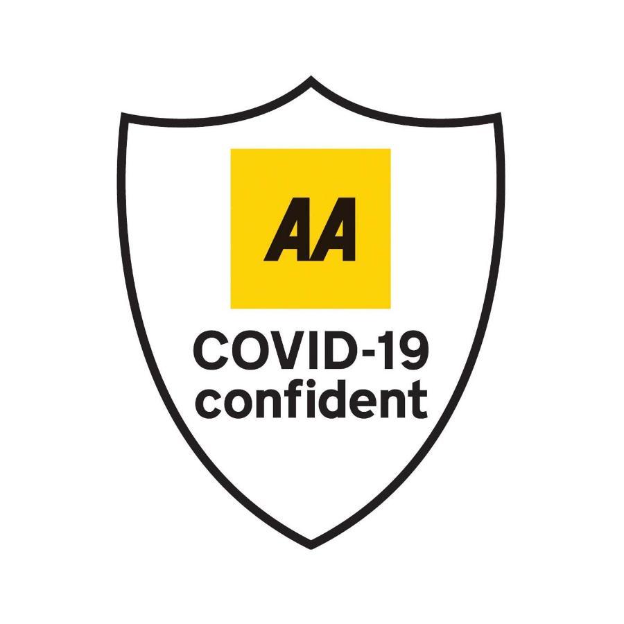 Hotel The Lalit Londýn Exteriér fotografie AA COVID-19 Confident logo