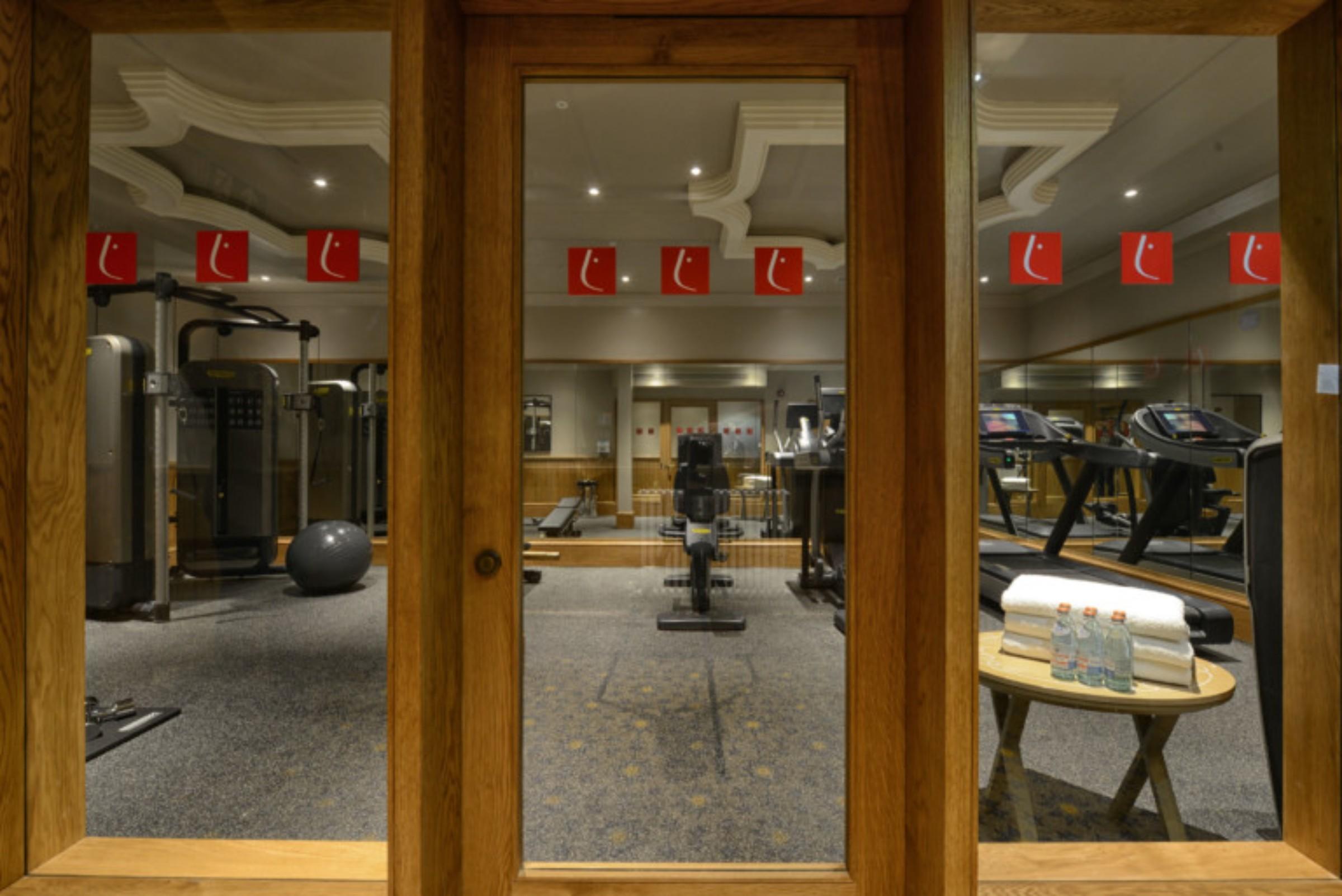 Hotel The Lalit Londýn Exteriér fotografie The gym at the hotel